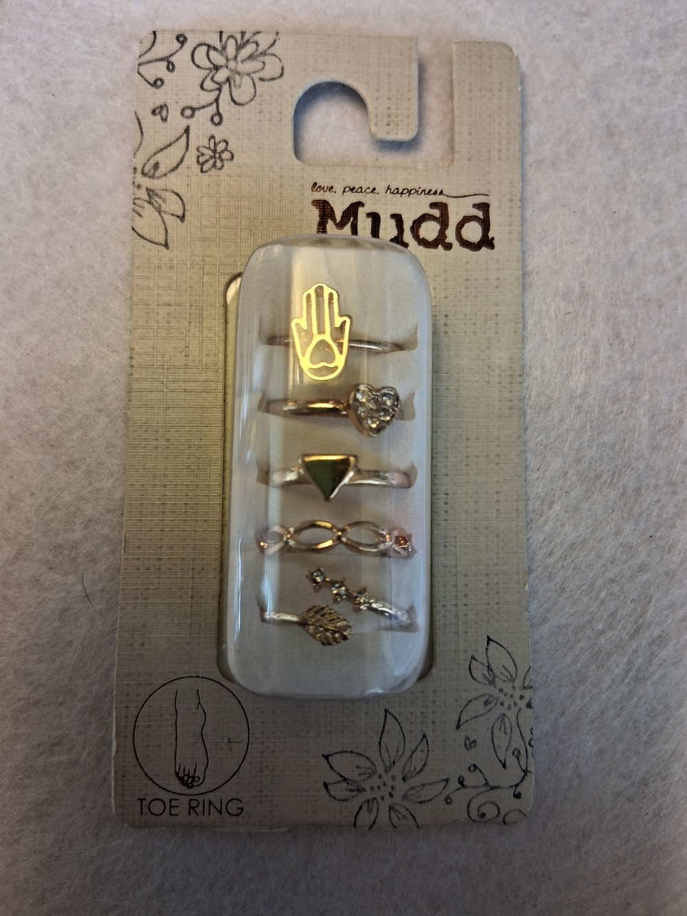 Mudd Gold-Tone Toe Ring Set with Heart, Hamsa and Leaf Charms